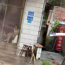#南通#,#扫街# 另外对面两家水果店搞笑的很
